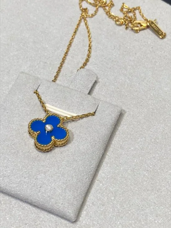💖💖Van Cleef & Arpels Blue Necklace - Picture 3 of 6